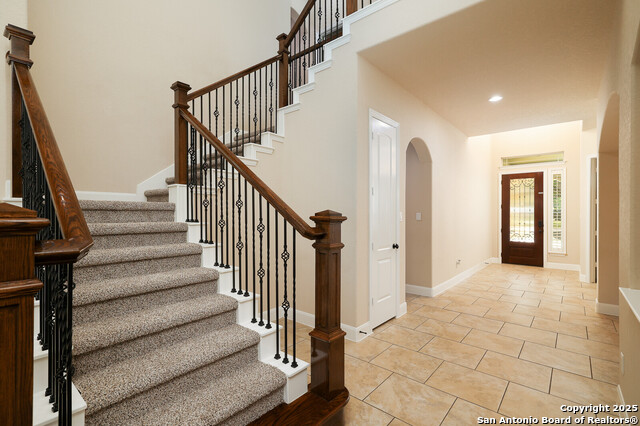 Listing photo id 6 for 9610 Ninas Ct