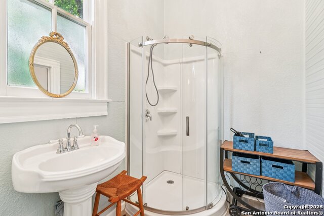 Listing photo id 27 for 109 Paso Hondo