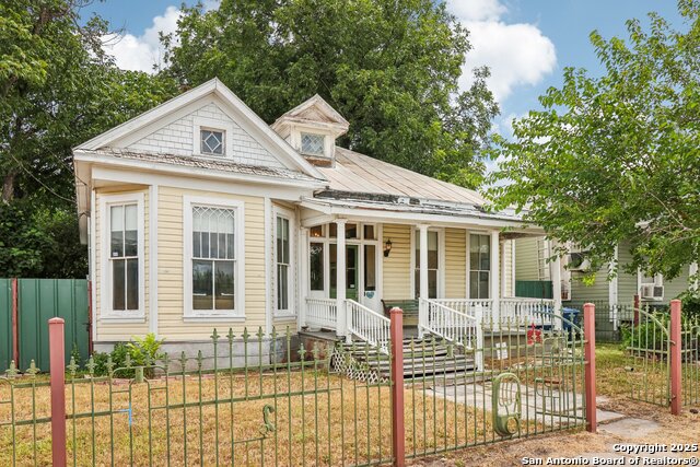 Listing photo id 1 for 109 Paso Hondo