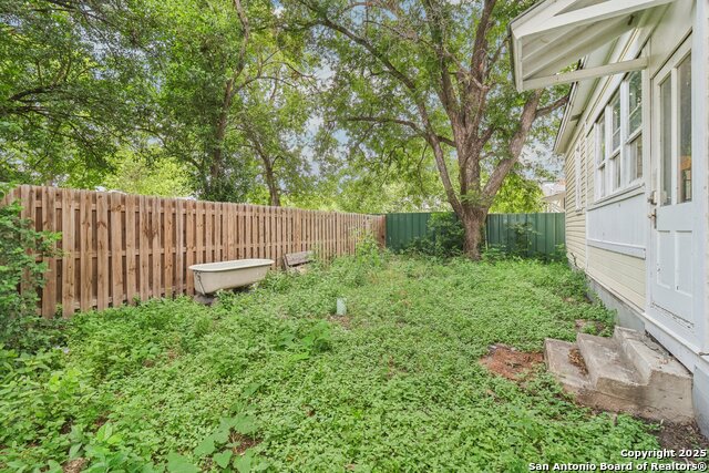 Listing photo id 32 for 109 Paso Hondo