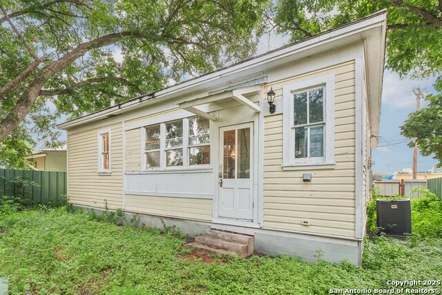 Listing photo id 33 for 109 Paso Hondo