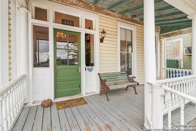 Listing photo id 5 for 109 Paso Hondo