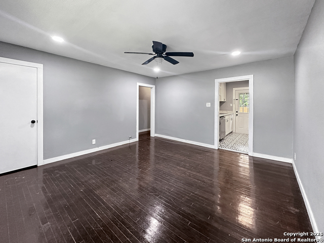 Listing photo id 15 for 1026 Haynes  