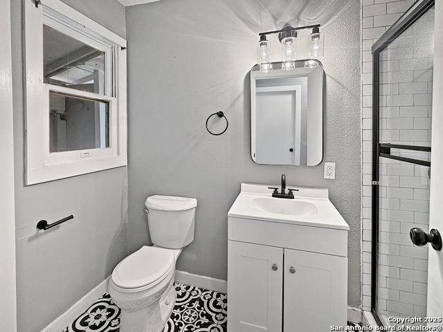 Listing photo id 22 for 1026 Haynes  