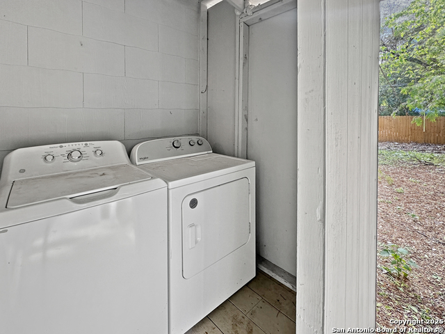 Listing photo id 30 for 1026 Haynes  