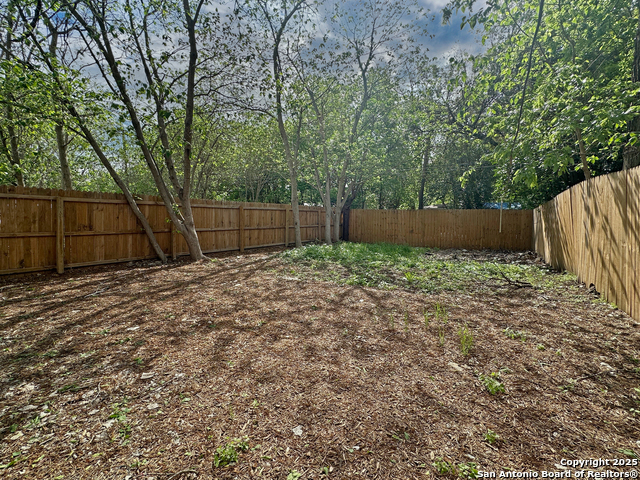 Listing photo id 32 for 1026 Haynes  