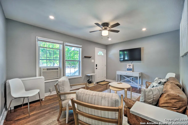 Listing photo id 2 for 1026 Haynes  