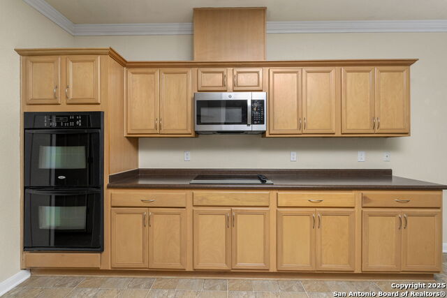 Image 18 of 33 For 213 Springtree Parkway