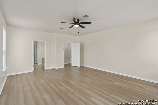 Image 21 of 33 For 213 Springtree Parkway