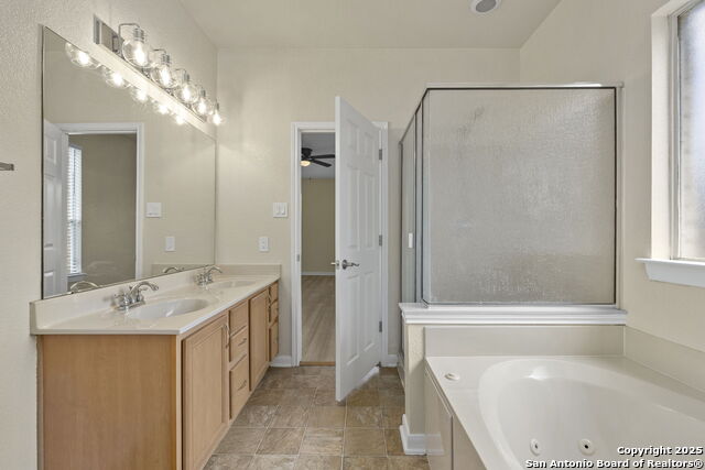 Image 23 of 33 For 213 Springtree Parkway