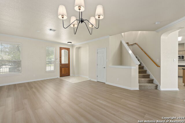 Image 7 of 33 For 213 Springtree Parkway