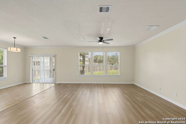 Image 9 of 33 For 213 Springtree Parkway