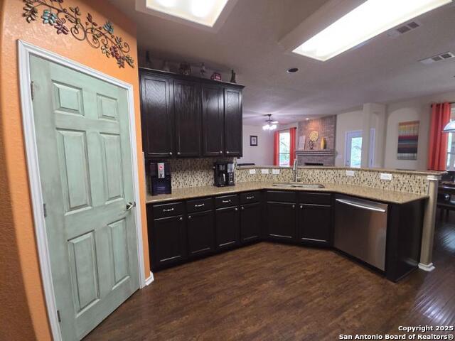 Image 3 of 34 For 853 San Fernando Ln