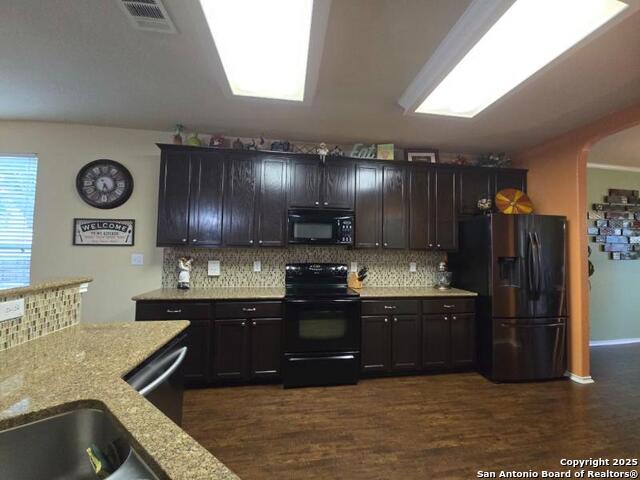 Image 4 of 34 For 853 San Fernando Ln
