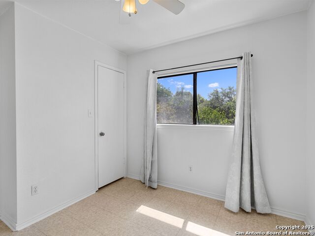 Listing photo id 10 for 10619 Marshitahs