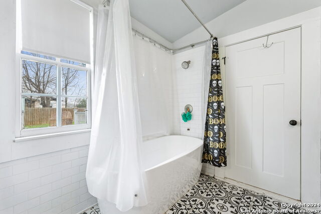 Image 16 of 22 For 101 Alder  