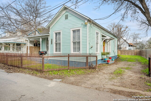 Image 3 of 22 For 101 Alder  