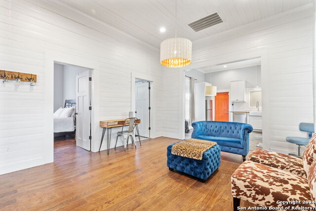 Image 7 of 22 For 101 Alder  