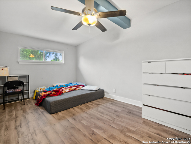 Listing photo id 8 for 243 Edgebrook