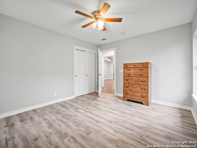 Listing photo id 14 for 243 Edgebrook