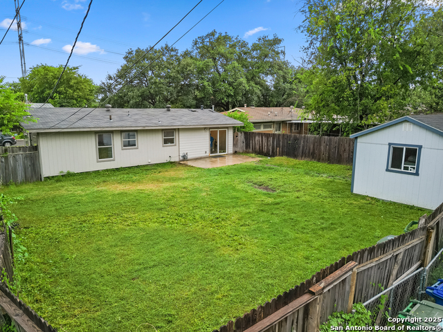 Listing photo id 17 for 243 Edgebrook