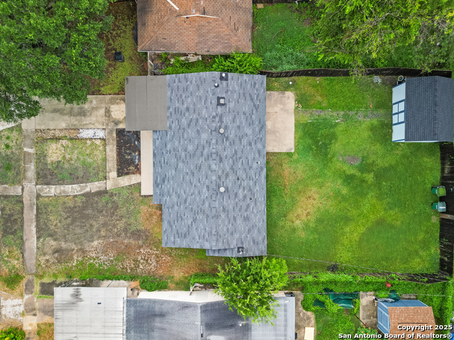Listing photo id 20 for 243 Edgebrook