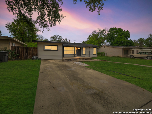 Listing photo id 23 for 243 Edgebrook