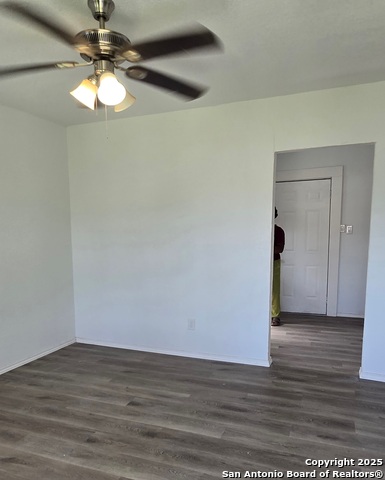 Listing photo id 1 for 3017 Colima