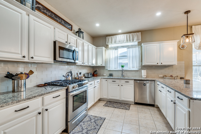 Listing photo id 13 for 200 Amber Ash
