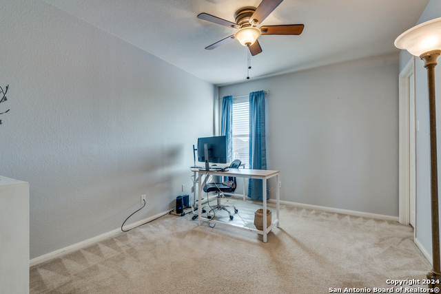 Listing photo id 23 for 200 Amber Ash