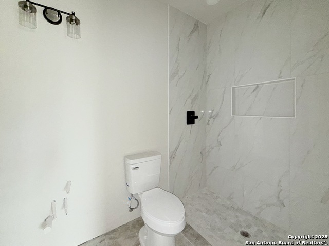 Image 12 of 27 For 419 San Ignacio Ave N