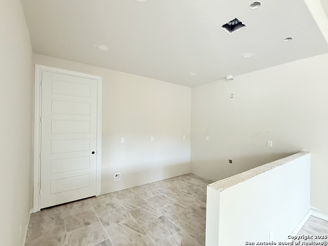 Image 16 of 27 For 419 San Ignacio Ave N