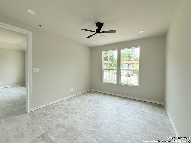 Image 17 of 27 For 419 San Ignacio Ave N