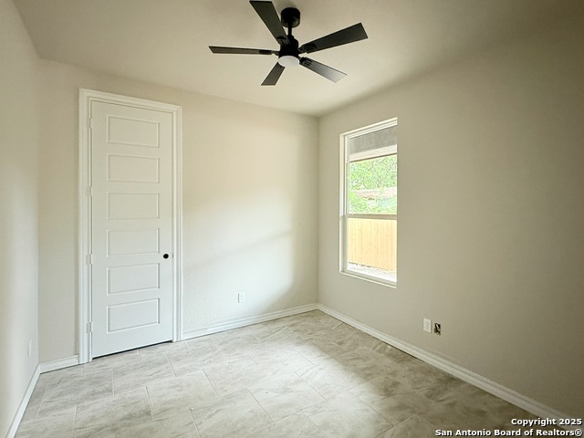 Image 18 of 27 For 419 San Ignacio Ave N