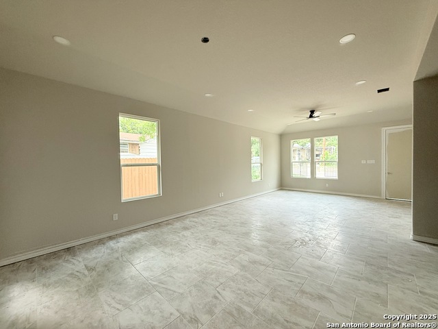 Image 24 of 27 For 419 San Ignacio Ave N