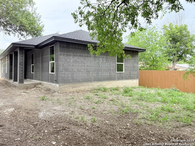 Image 26 of 27 For 419 San Ignacio Ave N
