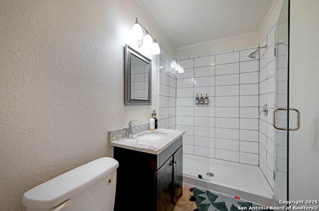 Image 21 of 32 For 2231 Woodlawn W