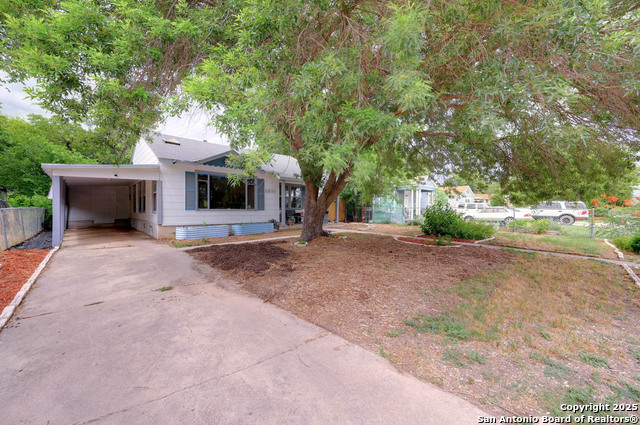 Image 24 of 32 For 2231 Woodlawn W