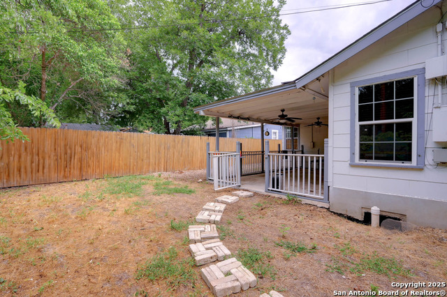 Image 27 of 32 For 2231 Woodlawn W