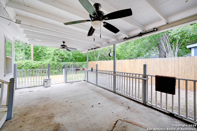 Image 28 of 32 For 2231 Woodlawn W