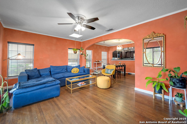 Image 3 of 32 For 2231 Woodlawn W