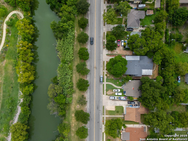 Image 32 of 32 For 2231 Woodlawn W