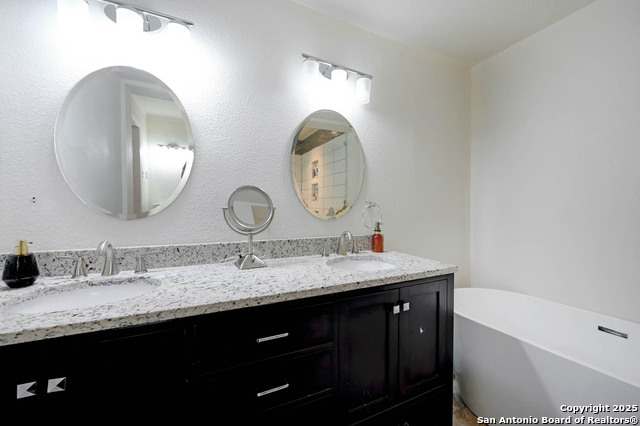 Image 6 of 32 For 2231 Woodlawn W