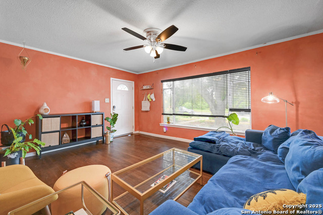 Image 8 of 32 For 2231 Woodlawn W