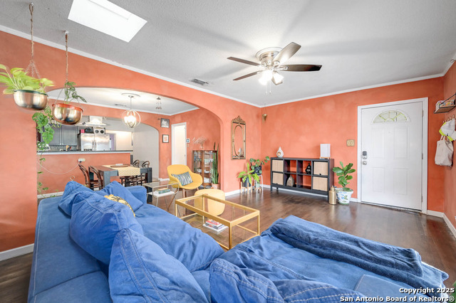 Image 9 of 32 For 2231 Woodlawn W