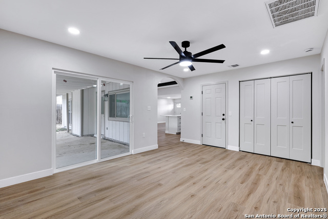 Image 22 of 43 For 5807 Sun Ridge