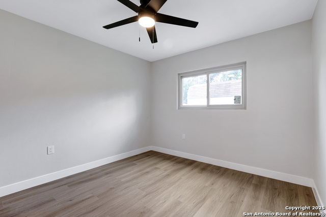 Image 30 of 43 For 5807 Sun Ridge