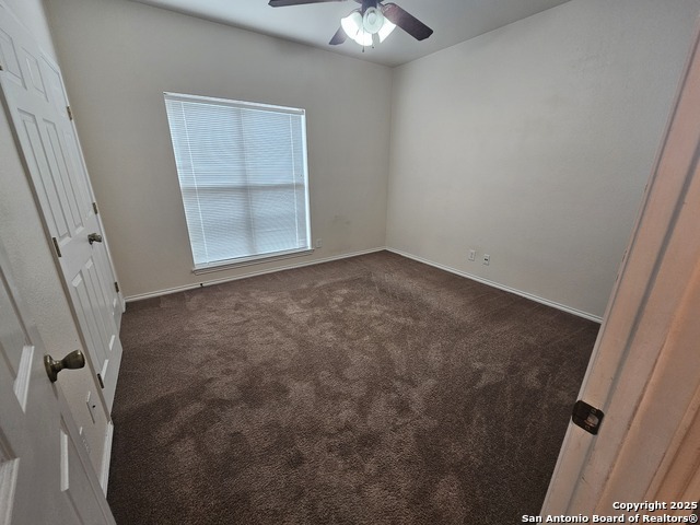 Listing photo id 8 for 4911 Ali Ave 4