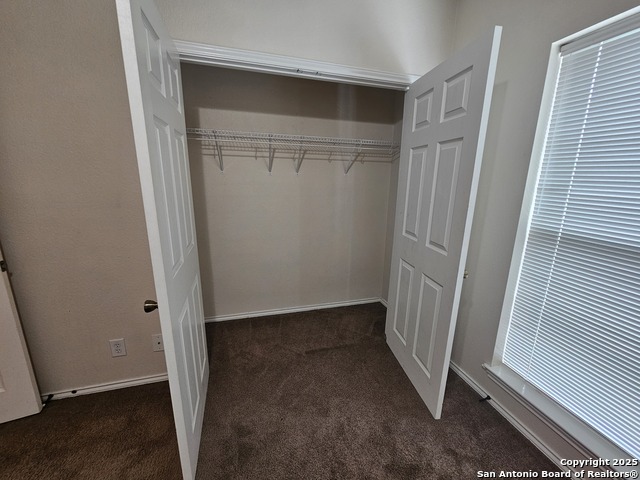 Listing photo id 9 for 4911 Ali Ave 4