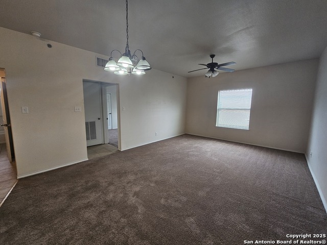 Listing photo id 11 for 4911 Ali Ave 4